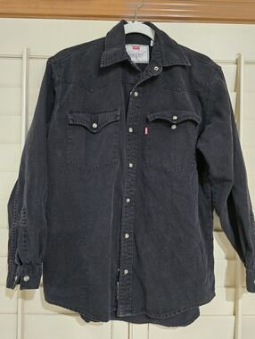 Levi's Women's Red TabBlack Long-Sleeve Casual Shirt